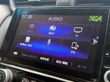 CD、DVD、Bluetooth、AM、FM、スマートフォン接続ができます。