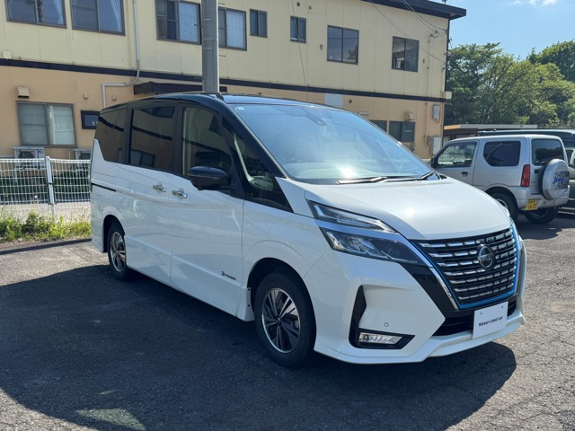 セレナ 1.2 e-POWER ハイウェイスターV 