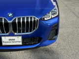 また、BMW正規認定中古車は、エマージェンシーサービスが自動付帯。24時間365日、皆様のカーライフをサポート致します。確かな安心のうえで、「駆けぬける歓び」をご堪能ください。