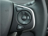 ◆アダプティブクルーズコントロール◆予め設定した車速内でクルマが自動的に加減速。前走車との適切な車間距離を維持しながら追従走行します。【LKAS】車線維持支援システムでステアリング操作を支援。