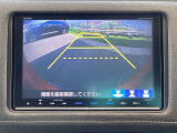 バックモニター付きで、車庫入れやバック時の後方確認をサポート。