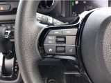 【ステリモ】ステアリングリモコンスイッチにてオーディオ操作可能となっております。運転にも集中できます。