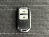 ★スマートキー★ キーを携帯しているだけでカギの開け閉めからエンジン始動までできるスマートキー!キーを取り出す必要がないので楽チンです