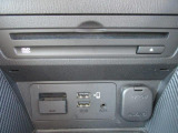 CD/DVD&地上デジタルチューナー付きです。さらにAppleCarPlayとAndroidAutoを搭載。車両と携帯電話をつなげれば携帯の音楽アプリなどが使用できます。
