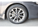 純正17インチアルミホイル/タイヤサイズは205/50R17です