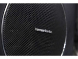 ハーマンカードンが搭載されており上質な音響体験が可能です。