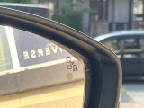 ●ブラインドアシストセンサー:視角からの車を感知し、ドライバーが車線変更を行う際に、警告音と共に注意を促してくれる安全機能です!
