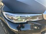 また、BMW正規認定中古車は、エマージェンシーサービスが自動付帯。24時間365日、皆様のカーライフをサポート致します。確かな安心のうえで、「駆けぬける歓び」をご堪能ください。