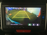 バックモニター付きで、車庫入れやバック時の後方確認をサポート。