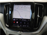 Googleのアプリとサービスがビルトインされ、スマホと同じように車両を直感的に操作できます。Googleマップが統合されており、リアルタイムの交通情報、音声操作によってより早く目的地に到着できます。