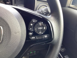 Hondaセンシングの機能のひとつ、アダプティブクルーズコントロール付!アクセルから足を離しても設定したスピードと前車との車間を保ち走行してくれます!車線維持もアシスト☆高速道路で疲労軽減ですね☆