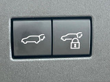 【パワーバックドア】スマートキーや運転席のボタンを押すだけでリアゲートが自動で開閉します!荷物を持っている時や、高い位置にあるバックドアを閉める際に便利な機能です♪