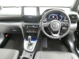 運転席からの視界はこんな感じです☆お気軽にご来店いただき、実際に座って是非お確かめください。ドライバーに寄り添う快適な操作フィールをもたらすステアリングです。