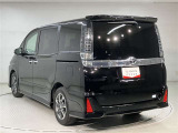 全車種、走行距離無制限の1年間無料保証付き!全国5000ヶ所に及ぶトヨタサービス店舗の安心ネットワーク!※3年先まで延長可能なロングラン保証&alpha;もご用意してます(有料)。