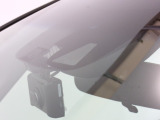 ホンダセンシング搭載。誤発進抑制機能・路外逸脱抑制機能・歩行者事故低減ステアリング・車線維持支援システム・先進車発進お知らせ機能など多彩な先進安全機能でより安全で快適なドライブを支援します。