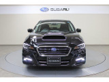 フルLEDハイ&ロービームランプ、LEDフォグランプが夜道を明るく照らします。ディーラー装着オプションのLEDアクセサリーライナーも装備。