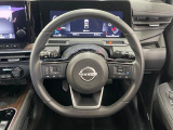 インテリアに合わせたデザインのステアリングは、運転される方のことも考え、運転しやすい形状、大きさです。是非一度、実際に触ってお確かめください。