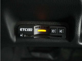 ◆ETC2.0装着◆進化したドライブ体験。料金収受システムだけだったETCが生まれ変わって、高速道路を賢く使うETC2.0に進化しました。多彩な情報サービスが便利で快適なドライブ体験を提供します。