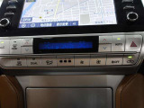 車内の温度管理に便利なオートエアコン☆