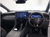 オシャレなインテリアで運転する気分も盛り上がりますよね^^
