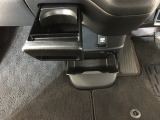 ドリンクホルダー付きです。