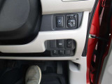 各種機能のボタンがあります。もちろん運転席からの操作も可能。スマートに使いこなしてください。