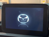 【マツダコネクトナビ】車内の雰囲気にマッチした一体型タイプのナビ。各種車輌設定やBluetooth再生等、様々な機能が楽しめます。直感的なダイヤル操作が可能で、使い勝手も良好です。