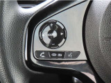 【オーディオの切り替えスイッチ】運転中もナビを触ることなく、ソース選択やボリュームの調節などができるので安全です。