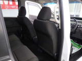 当店では専任のメカニックが大切なお客様のお車を一台一台丁寧に整備いたします。自社認証工場にてリフトアップし下回りまでキッチリ検査いたします。