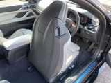 また、BMW正規認定中古車は、エマージェンシーサービスが自動付帯。24時間365日、皆様のカーライフをサポート致します。確かな安心のうえで、「駆けぬける歓び」をご堪能ください。
