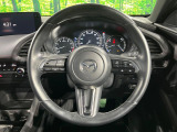 【純正革巻きステアリング】上質な革を使用することで、手にしっかり馴染みとても運転しやすいハンドルです♪
