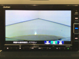 【バックカメラ】運転が苦手な方も車庫入れラクラクです!ギアをリバースに入れれば自動的に切り換わりますので、面倒な操作は不要です♪狭い駐車場もお車を傷つけず安心ですね!