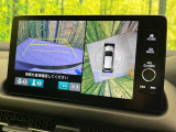 【マルチビューカメラシステム】専用のカメラにより、上から見下ろしたような視点で360度クルマの周囲を確認することができます☆死角部分も確認しやすく、狭い場所での切り返しや駐車もスムーズに行えます。