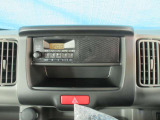 AM/FMラジオが装備されています。