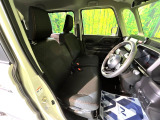 運転席シート廻りは使用感も少なく、良好な状態となっています。丁寧に使われていたことがよくわかりますね。