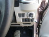 各種機能のボタンがあります。もちろん運転席からの操作も可能。スマートに使いこなしてください。
