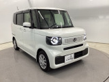 狭い駐車場でも、スライドドアならチャイルドシートへのお子さまの乗降や荷物の積載もスムーズ。