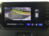 バックモニター付きで、車庫入れやバック時の後方確認をしっかりサポート。モニターに映し出される映像で死角も確認しやすく、狭い場所での駐車や後退時の操作をより安心して行えます。