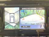 【アラウンドビューモニター】専用のカメラにより、上から見下ろしたような視点で360度クルマの周囲を確認することができます☆死角部分も確認しやすく、狭い場所での切り返しや駐車もスムーズに行えます。