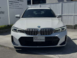 納車前に360度チェックを実施。エンジン、トランスミッション、サスペンションはもちろんのこと、マフラーやエアコンなどの電気系統やコンピュータ・システムなどを詳細に点検します。