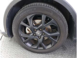 タイヤの溝もしっかりありますので、乗り出しで余計な費用が掛かることもありませんね。