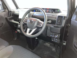 分かりやすく操作しやすい運転席まわりです☆