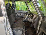 運転席シート廻りは使用感も少なく、良好な状態となっています。丁寧に使われていたことがよくわかりますね。