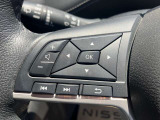 ステアリングスイッチ付きのハンドル!運転に支障をきたすことなくナビ操作が可能です!!