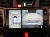 パノラミックビューモニター付きです。車両を上から見たような映像をディスプレイオーディオ画面に表示。運転席からの目視だけでは見にくい、車両周辺の状況をリアルタイムでしっかり確認できます。