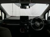 見通しのよいすっきりとした視界で、誰でも運転しやすいです。運転のしやすさは疲れにくさにも繋がりますよ♪