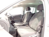 清潔で広々した座席です!是非、現車を見て体感してみてください。