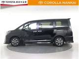 両側パワースライドドア付きだから、狭い駐車スペースなどでの 乗り降りラクラク!小さなお子さまのいるご家庭には嬉しい装備。