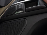 MERIDIANは英国のプレミアムオーディオブランドです。重低音から高音域までしっかりと再現でき、コンサートのような臨場感溢れる音響空間を実現します。どうぞ店頭にてご体感ください。