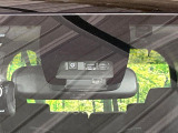 【トヨタセーフティセンス】走行中に前方の車両等を認識し、衝突しそうな時は警報とブレーキで衝突回避と被害軽減をアシスト。より安全にドライブをお楽しみいただけます。
